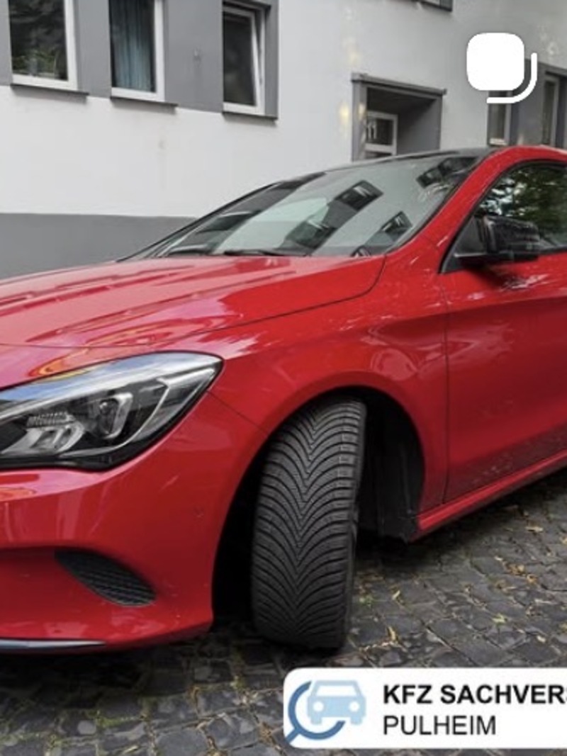 Bewertung eines roten Mercedes Coupés